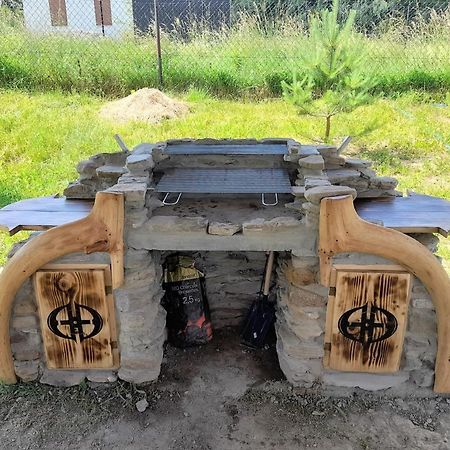 ホテル Chochlik ウストシキ・ドルネ エクステリア 写真